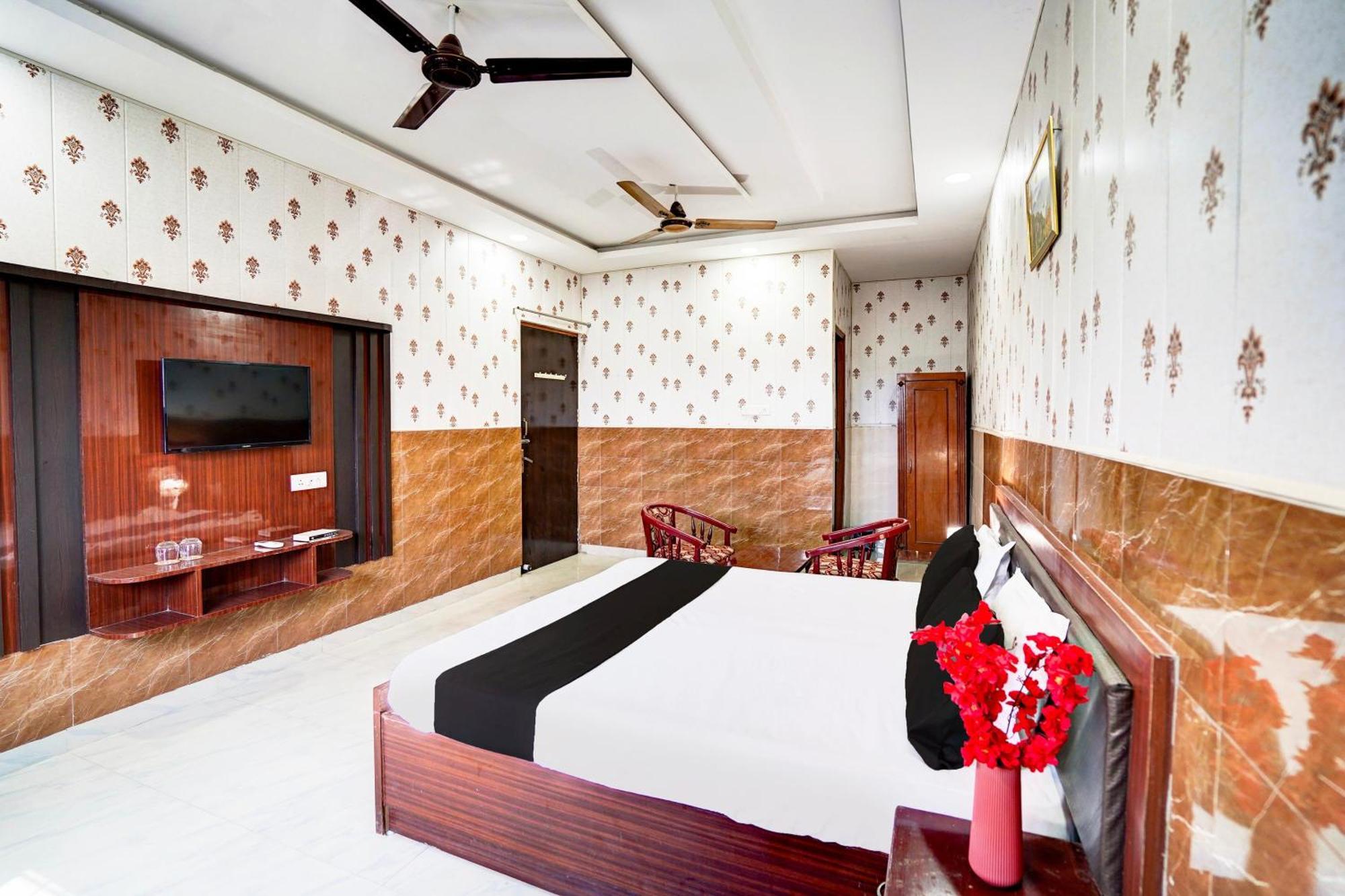 Hotel O Nova Resorts & Luxury Farm Raebareli Екстериор снимка